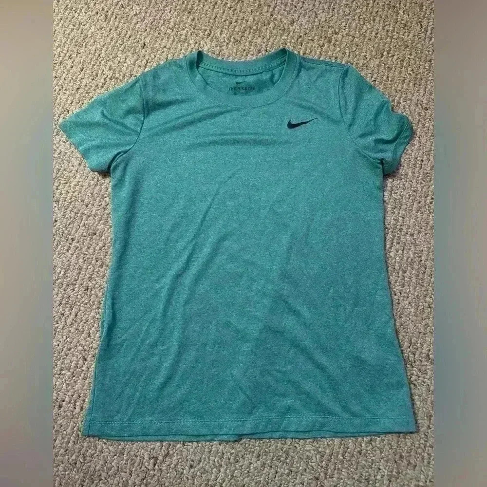 nike t-shirt